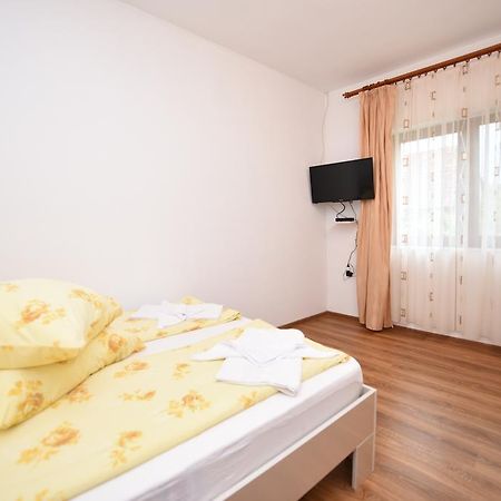 Casa Para Hotel Haţeg Buitenkant foto